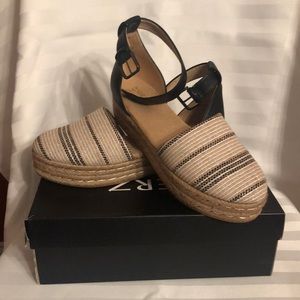 Naturalized espadrilles